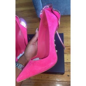 AUTHENTIC Le Silla Pump